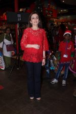 Nita Ambani at Hamleys christmas for kids on 23rd Dec 2015